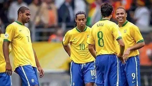 球迷们不妨 球迷们不妨