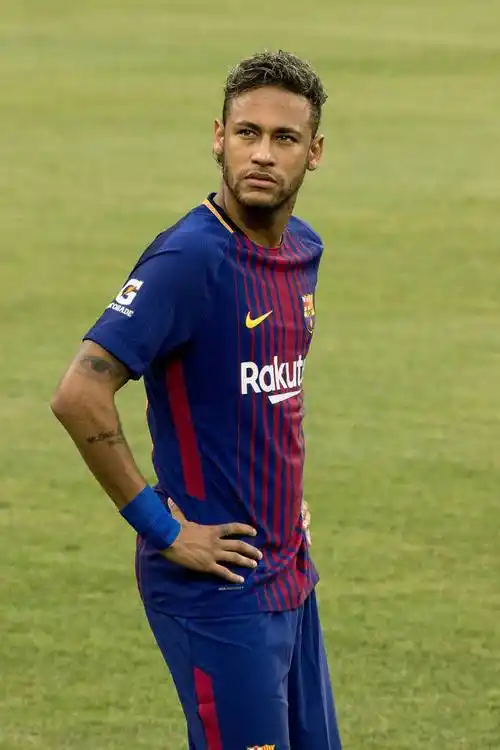 己的坚持与 己的坚持与